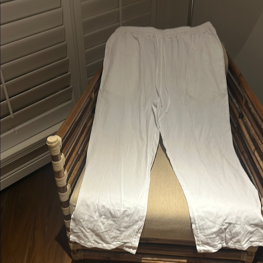 Men’s very cool drawstring pants.